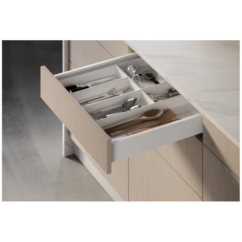 Zásuvka AXIS PRO push open střední Bílá Zásuvka AXIS PRO push open střední Bílá